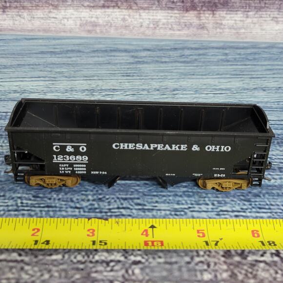 Vintage H.O scale BM & CO 2&4 bottom hopper train car black and blue - Picture 8 of 11